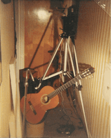 tn_Fossilosophy.SETUP.for.filming.the.classical.guitar.100dpi.gif