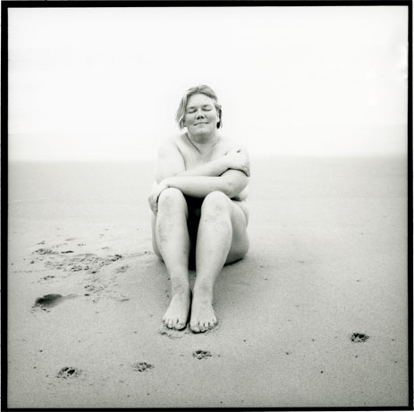black and white photo on beach, Photographer: Lisa Steichmann